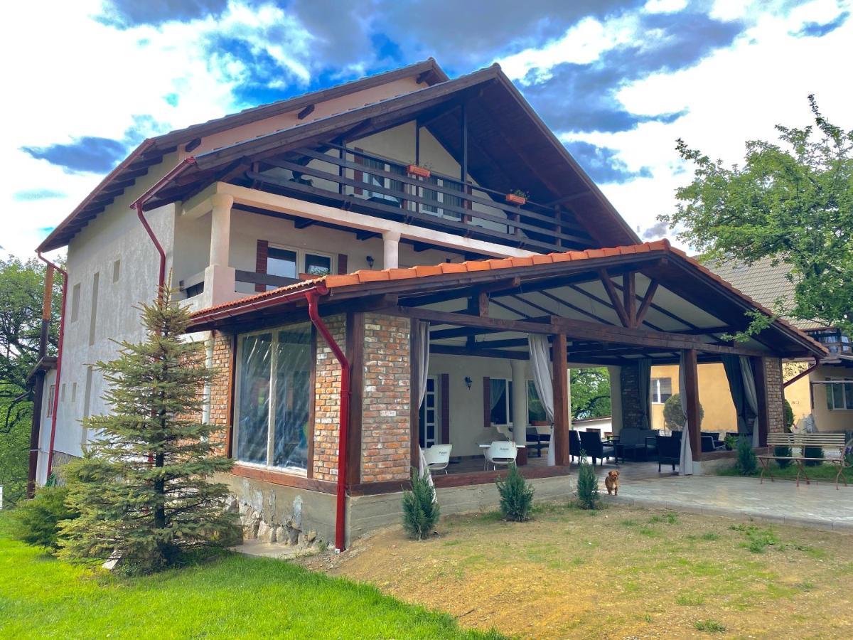 Casa Centiu Hotell Bran  Exteriör bild